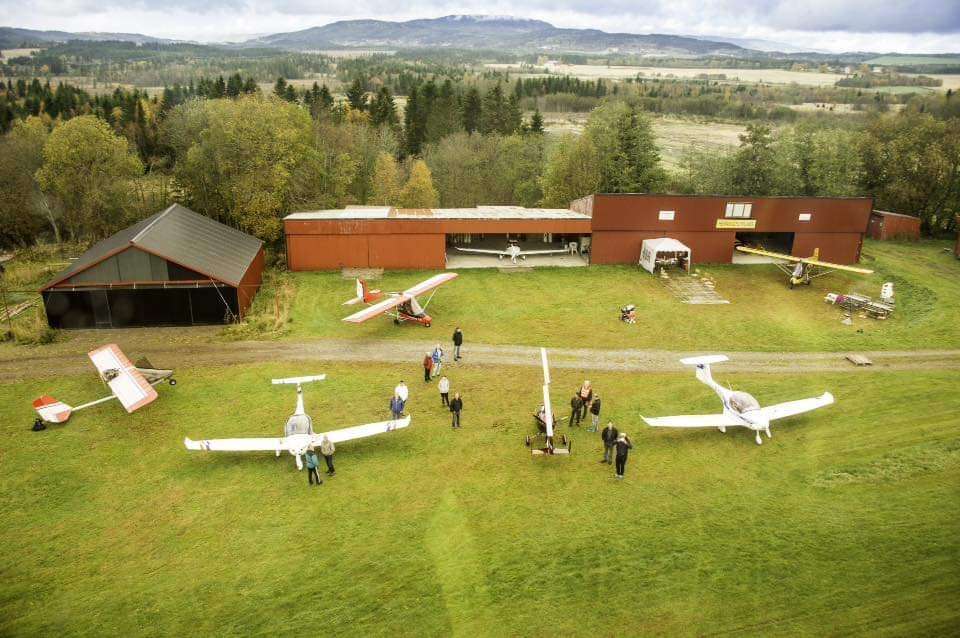 Åpen flyplass på Henning (Innherred flyklubb)
