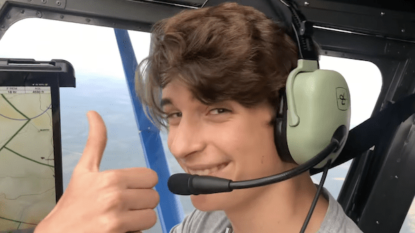 Thumbnail photo from video